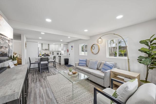 215 N Granados Ave, Solana Beach CA: https://media.crmls.org/mediaz/b79bb742-fac3-43f4-a6e1-b607ee8365e3.jpg
