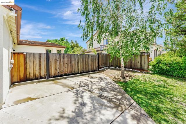 2480 Stanford Way, Antioch CA: https://media.crmls.org/mediaz/b79d58c0-c205-4382-9cf0-59590f176370.jpg