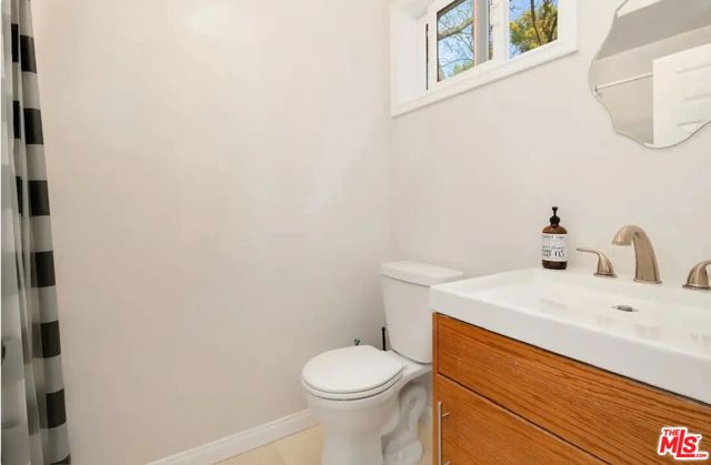 2373 Tuna Canyon Road, Topanga CA: https://media.crmls.org/mediaz/b79d5a18-db92-4aa0-b0ff-2daded2880a4.jpg
