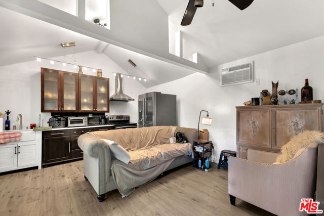5341 Mecca Avenue, Tarzana CA: https://media.crmls.org/mediaz/b79d7fc2-7a76-48f2-9f6f-cab28ee746fb.jpg