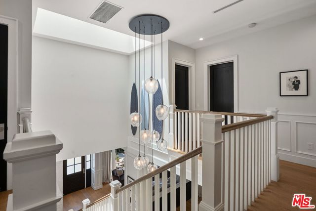 18057 Valley Vista Boulevard, Encino CA: https://media.crmls.org/mediaz/b79db03e-695f-4392-a172-a5a8c28f0230.jpg