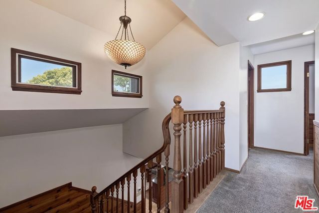 3201 Maplewood Avenue, Los Angeles CA: https://media.crmls.org/mediaz/b79db0b3-c990-421b-86bf-eefbd0b8b194.jpg