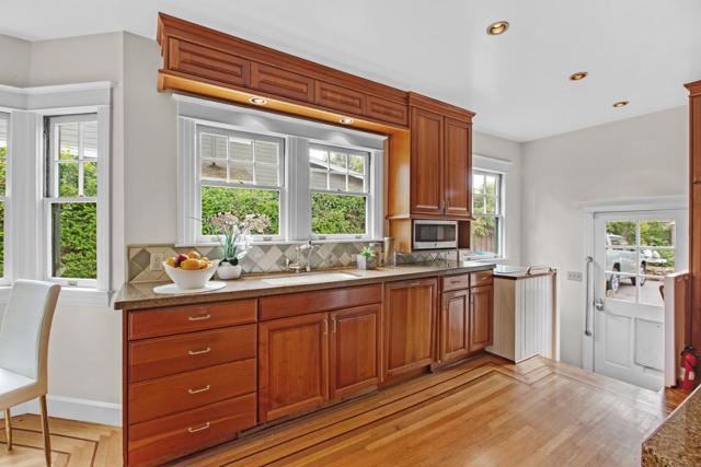329 Pope Street, Menlo Park CA: https://media.crmls.org/mediaz/b79e1e55-32be-4193-8531-581410cfb734.jpg