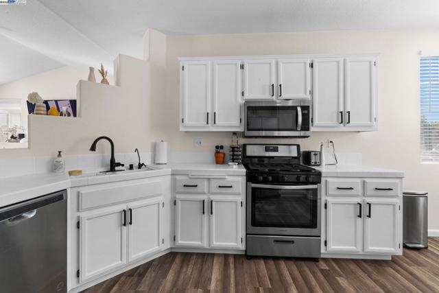 762 Rubier Way, Rio Vista CA: https://media.crmls.org/mediaz/b79ebe04-a0e4-4651-99ee-edb4a0a73560.jpg