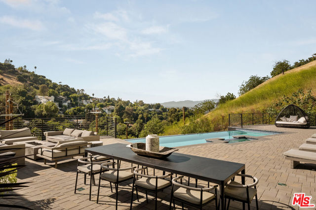 3820 Knobhill Drive, Sherman Oaks CA: https://media.crmls.org/mediaz/b79f7068-845a-4c39-bb4e-3eb6a55cf136.jpg