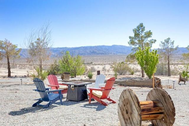 69450 Amboy Road, 29 Palms CA: https://media.crmls.org/mediaz/b79f7591-2402-4fba-b43a-fcbdb0508f1d.jpg