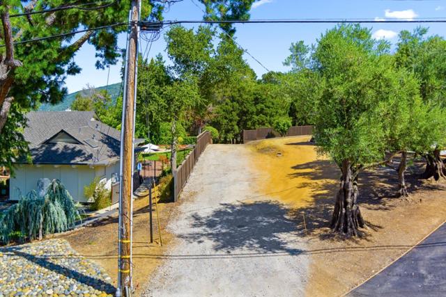 16070 Matilija Drive, Los Gatos CA: https://media.crmls.org/mediaz/b7a026e4-3540-4abc-8413-f20040d32e55.jpg