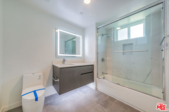 214 S Westmoreland Avenue, Los Angeles CA: https://media.crmls.org/mediaz/b7a034e5-8054-408b-8c0c-31cf7e16d438.jpg