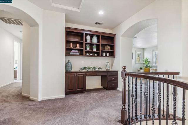 1840 Tanglewood Ln, Brentwood CA: https://media.crmls.org/mediaz/b7a0ab0b-325b-4ae3-ac04-ab42f88662cd.jpg
