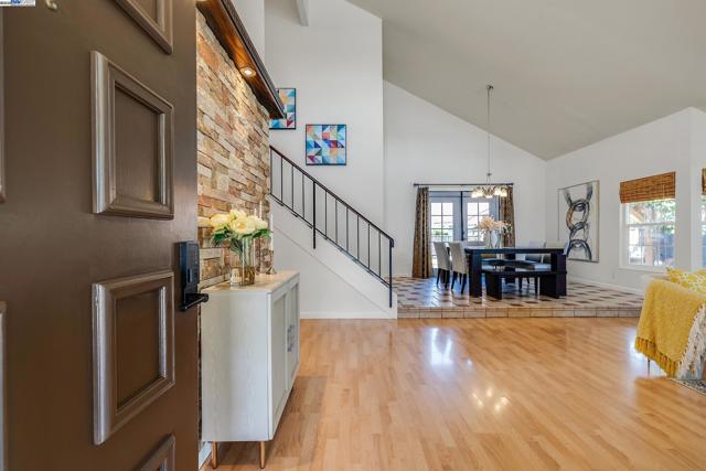Image 4 of 42 For 45421 Parkmeadow Dr