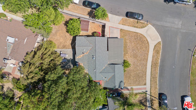 17503 Runnymede Street, Lake Balboa CA: https://media.crmls.org/mediaz/b7a0e1fb-b954-4d5b-bb58-d1916976b952.jpg