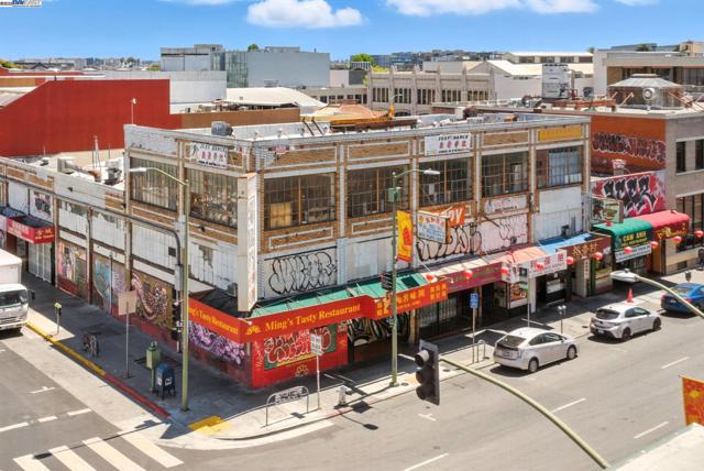 989 Webster, Oakland CA: https://media.crmls.org/mediaz/b7a1b9b1-ec61-4a40-bbf7-2edec742a755.jpg