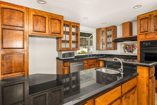 12109 Bluefield Avenue, La Mirada CA: https://media.crmls.org/mediaz/b7a224ea-79c7-468f-a1e9-7b3ca993b1c3.jpg