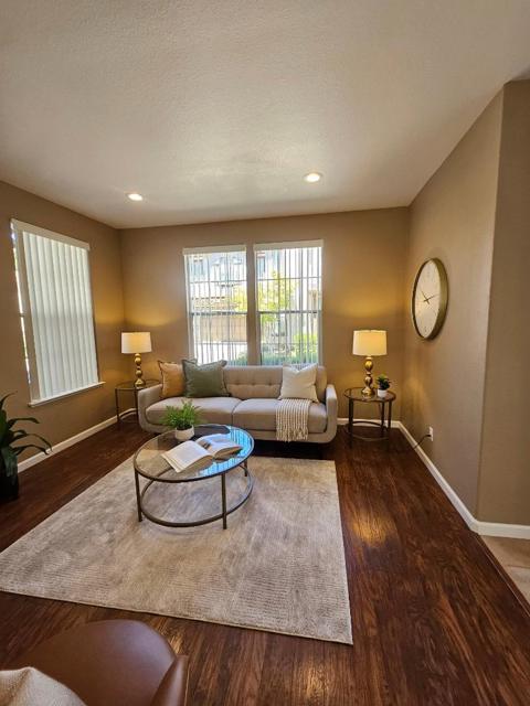 2829 Rubino Circle, San Jose CA: https://media.crmls.org/mediaz/b7a27cba-b71b-4396-b2da-6978652378a1.jpg