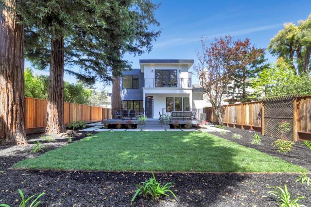546 9th Avenue, Menlo Park CA: https://media.crmls.org/mediaz/b7a2c8cf-c75e-48e8-98f3-61222cd11901.jpg