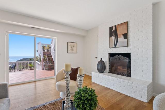 220 Shoreview Drive, Aptos CA: https://media.crmls.org/mediaz/b7a32b21-9427-4ab0-af0b-863962e2bb39.jpg