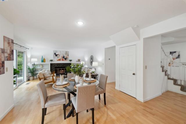 8658 Fenwick Way, Dublin CA: https://media.crmls.org/mediaz/b7a392ba-c91d-4164-8390-4b416b76ca5e.jpg