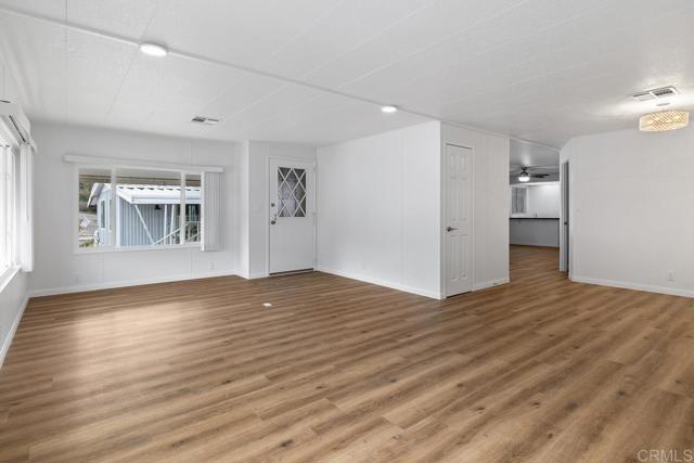 Detail Gallery Image 9 of 44 For 7467 Mission Gorge Rd Spc 10,  Santee,  CA 92071 - 2 Beds | 2 Baths