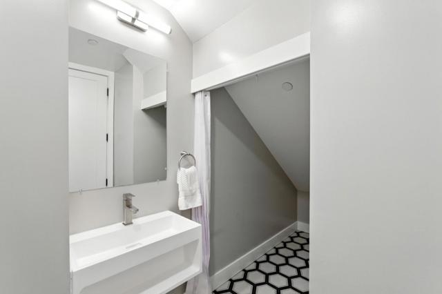 500 Walnut Street, San Carlos CA: https://media.crmls.org/mediaz/b7a45854-8f22-4602-85a6-f9ed8c7994a2.jpg
