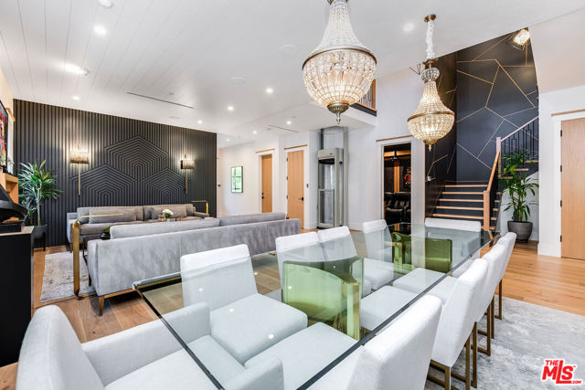 4365 Kraft Avenue, Studio City CA: https://media.crmls.org/mediaz/b7a47cc1-de84-4f80-8b3c-d98661fbd732.jpg