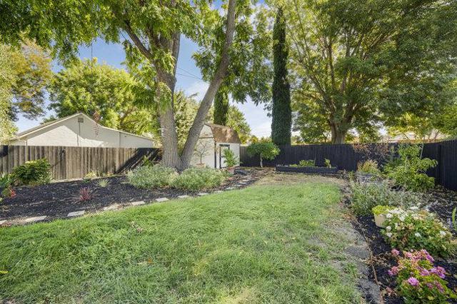 362 N Murphy Avenue, Sunnyvale CA: https://media.crmls.org/mediaz/b7a48bca-ae5d-4b05-acba-25a86a8122ab.jpg