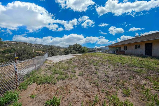 1250 E Old Julian Highway, Ramona CA: https://media.crmls.org/mediaz/b7a49b37-ffc8-4ce5-b3c0-3b29ca2cd479.jpg