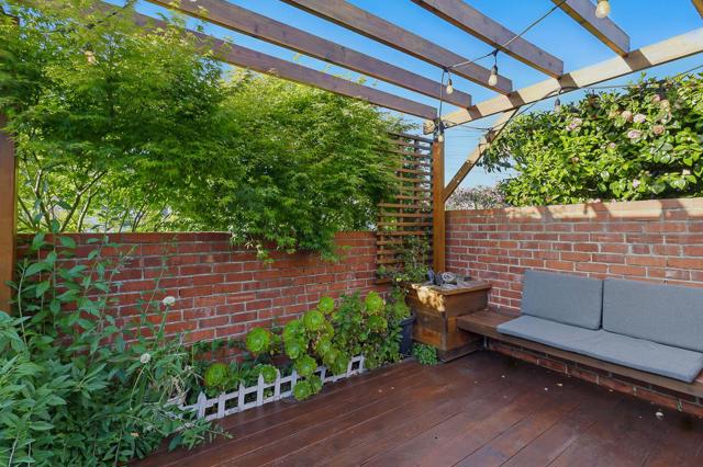 114 Garden Lane, Daly City CA: https://media.crmls.org/mediaz/b7a51eb6-9129-4740-b869-48a419a3702b.jpg