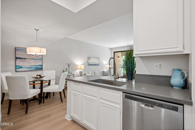 Detail Gallery Image 13 of 35 For 4200 via Arbolada #207,  Los Angeles,  CA 90042 - 2 Beds | 1 Baths