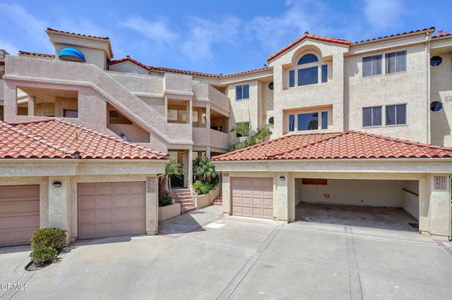 4229 Harbour Island Lane, Oxnard CA: https://media.crmls.org/mediaz/b7a5cc85-8181-4e39-b29d-860772c6e263.jpg