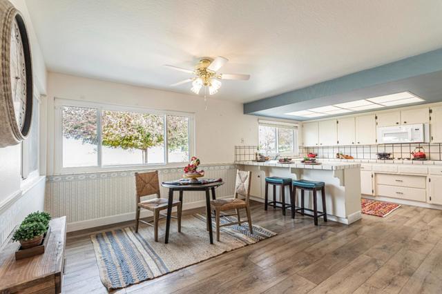 690 Ridgemark Drive, Hollister CA: https://media.crmls.org/mediaz/b7a62784-2ab0-4417-9a05-c36ab41183ee.jpg