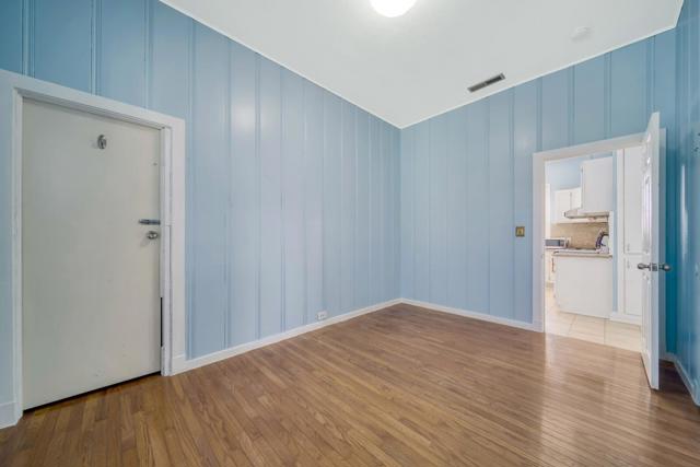 2520 E 24th Street, Oakland CA: https://media.crmls.org/mediaz/b7a738bd-a7cd-45c8-b4b2-ba48909be23e.jpg