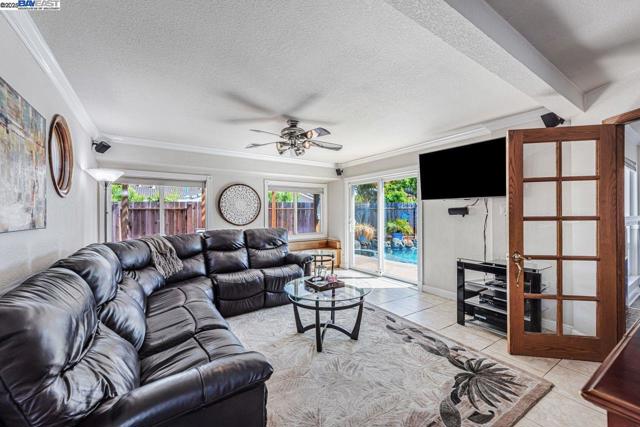 4318 Ellen Way, Union City CA: https://media.crmls.org/mediaz/b7a802b8-8d8b-4938-a98b-999dd37ad13c.jpg