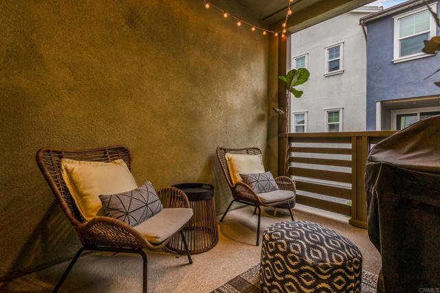 1003 Overton Court, Tustin CA: https://media.crmls.org/mediaz/b7a80ca2-0f05-4b76-971e-20e1b1c7e96d.jpg