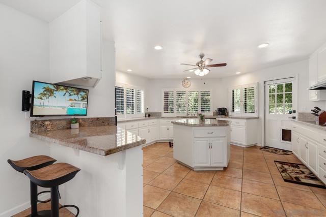 15406 Happy Holw, Pauma Valley CA: https://media.crmls.org/mediaz/b7a956bb-a62a-4b67-83d6-bd1b3b0d4b97.jpg