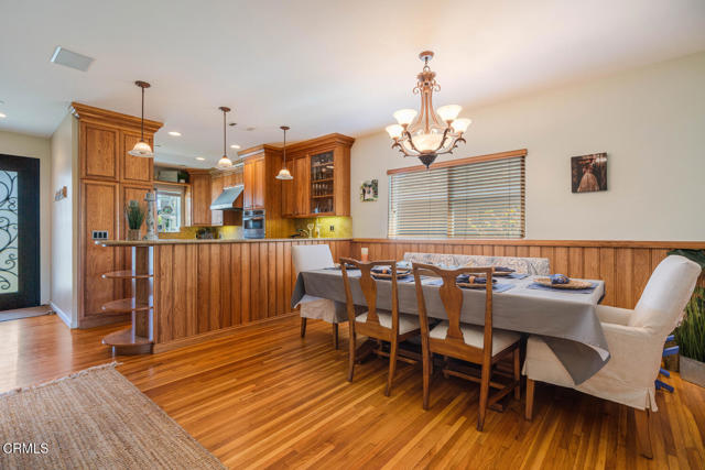 297 Rancho Drive, Ventura CA: https://media.crmls.org/mediaz/b7a96ff3-ebe5-4c7e-b314-337b2537d49f.jpg