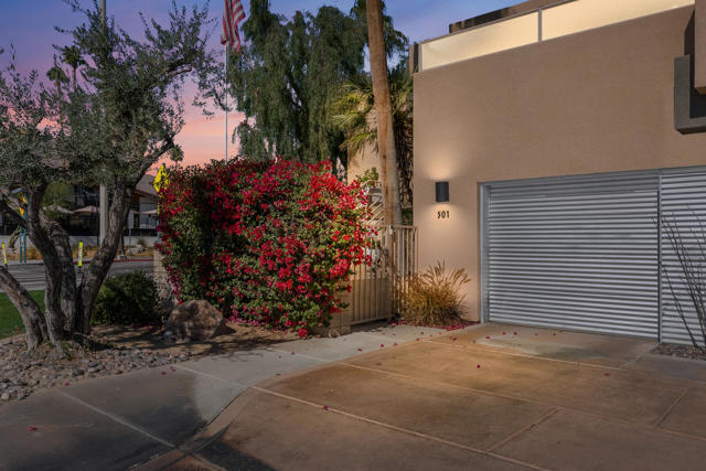 100 E Stevens Road, Palm Springs CA: https://media.crmls.org/mediaz/b7a9d721-7b00-4614-bb02-213684be375e.jpg