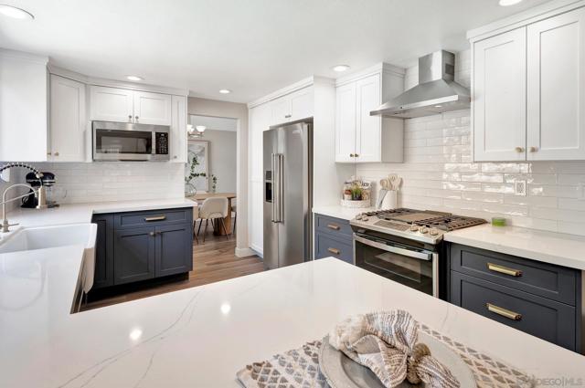 9068 Buckwheat St, San Diego CA: https://media.crmls.org/mediaz/b7a9de09-c049-4116-8305-bc28256478b7.jpg