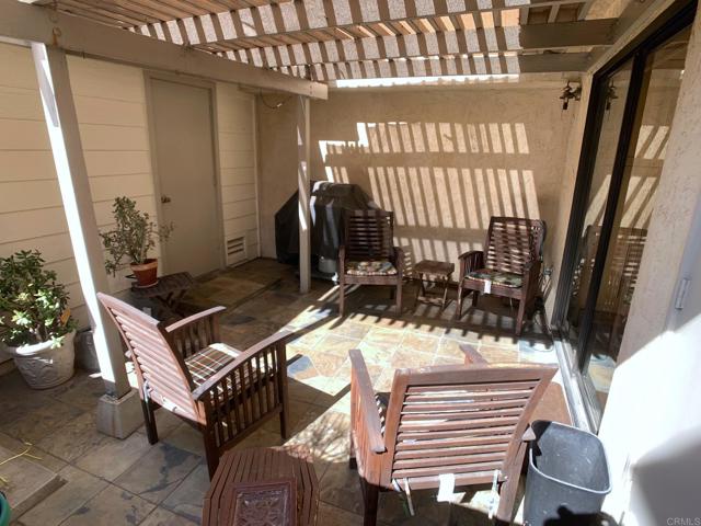 Detail Gallery Image 10 of 23 For 10473 Crosscreek Ter, San Diego,  CA 92131 - 2 Beds | 2/1 Baths