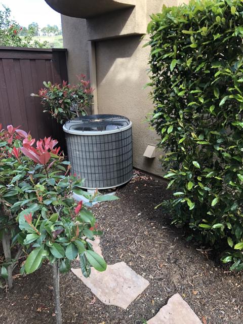 1355 Sky Ridge Ct, San Marcos CA: https://media.crmls.org/mediaz/b7ab8e44-cc9a-4384-8d72-22fca6d949fd.jpg