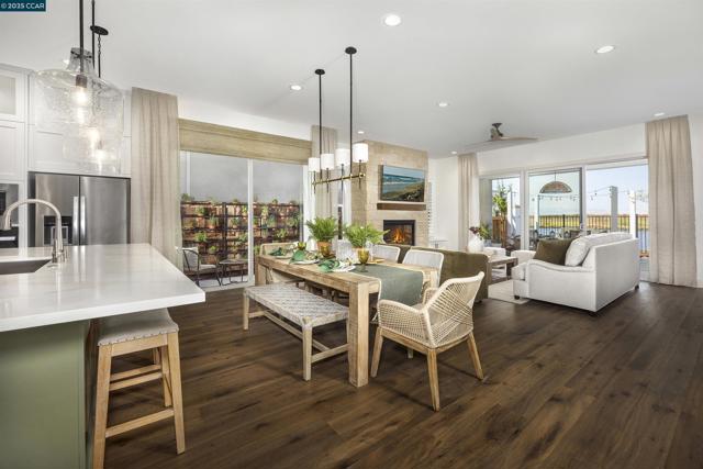 17576 Bushwick Lane, Lathrop CA: https://media.crmls.org/mediaz/b7ac25e0-eeb2-4d33-a97b-e51fcc57015f.jpg