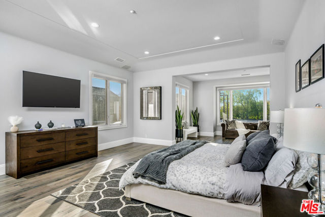 1 Falconridge Drive, Coto de Caza CA: https://media.crmls.org/mediaz/b7ac5721-f9ea-4383-9fbd-e551200277e5.jpg