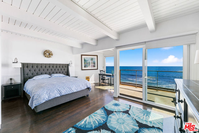 11856 Beach Club Way, Malibu CA: https://media.crmls.org/mediaz/b7ac8091-9ac6-4c4a-8440-420be19f9e6d.jpg