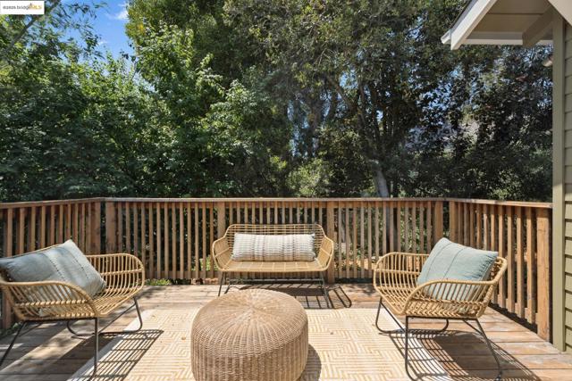 2181 Andrews St, Oakland CA: https://media.crmls.org/mediaz/b7ac8ffb-6d55-4d98-a0c3-0ff8f45e28b3.jpg
