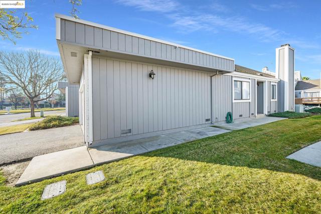 2013 Sand Point Rd, Discovery Bay CA: https://media.crmls.org/mediaz/b7acb707-2348-421e-8caa-891238b9ce4b.jpg