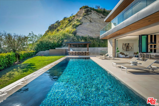 23917 Malibu Road, Malibu CA: https://media.crmls.org/mediaz/b7acc8c6-8fd6-434d-9026-9fac6755cbfd.jpg