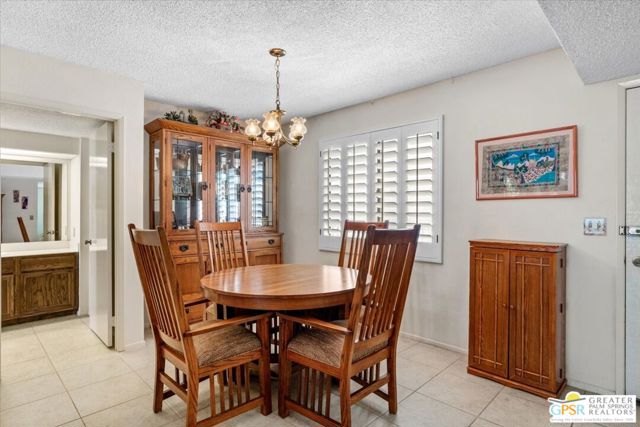 1050 E Ramon Road #15, Palm Springs, CA 92264