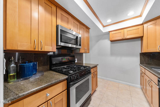 832 Magnolia Avenue, Pasadena CA: https://media.crmls.org/mediaz/b7acf97d-5126-4076-a53c-641962eb36e0.jpg