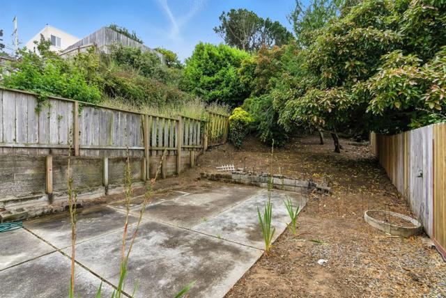 662 Colby Street, San Francisco CA: https://media.crmls.org/mediaz/b7ad457c-5436-42ad-9be4-6f785dba6673.jpg