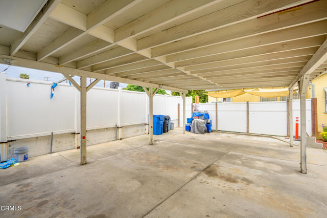 5621 Carlota Boulevard, Los Angeles CA: https://media.crmls.org/mediaz/b7ad4a14-d0d2-450f-a751-c632c5629034.jpg