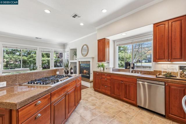 4280 Marietta Ct, Concord CA: https://media.crmls.org/mediaz/b7add8d0-63b4-4050-b354-a80997af4ddf.jpg